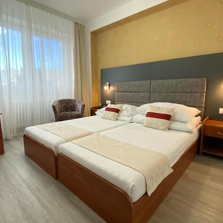 Hotel Barónka Bratislava Bagian luar foto